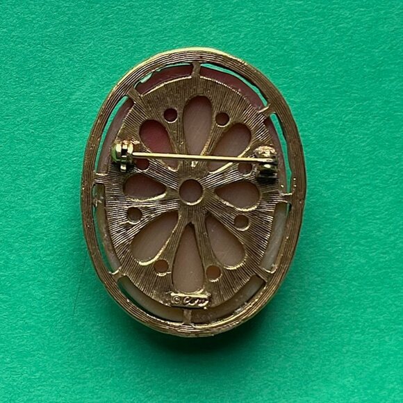 Vintage Coro "Muses" Brooch - Picture 2 of 2